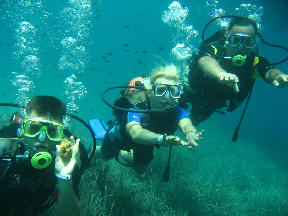 Antalya Scuba Diving into the crystal clear waters of the Turkish