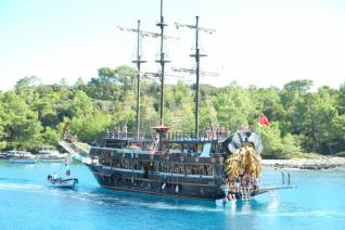 Antalya Tekne gezisi:Kemer koylarında Muhteşem Tekne turu