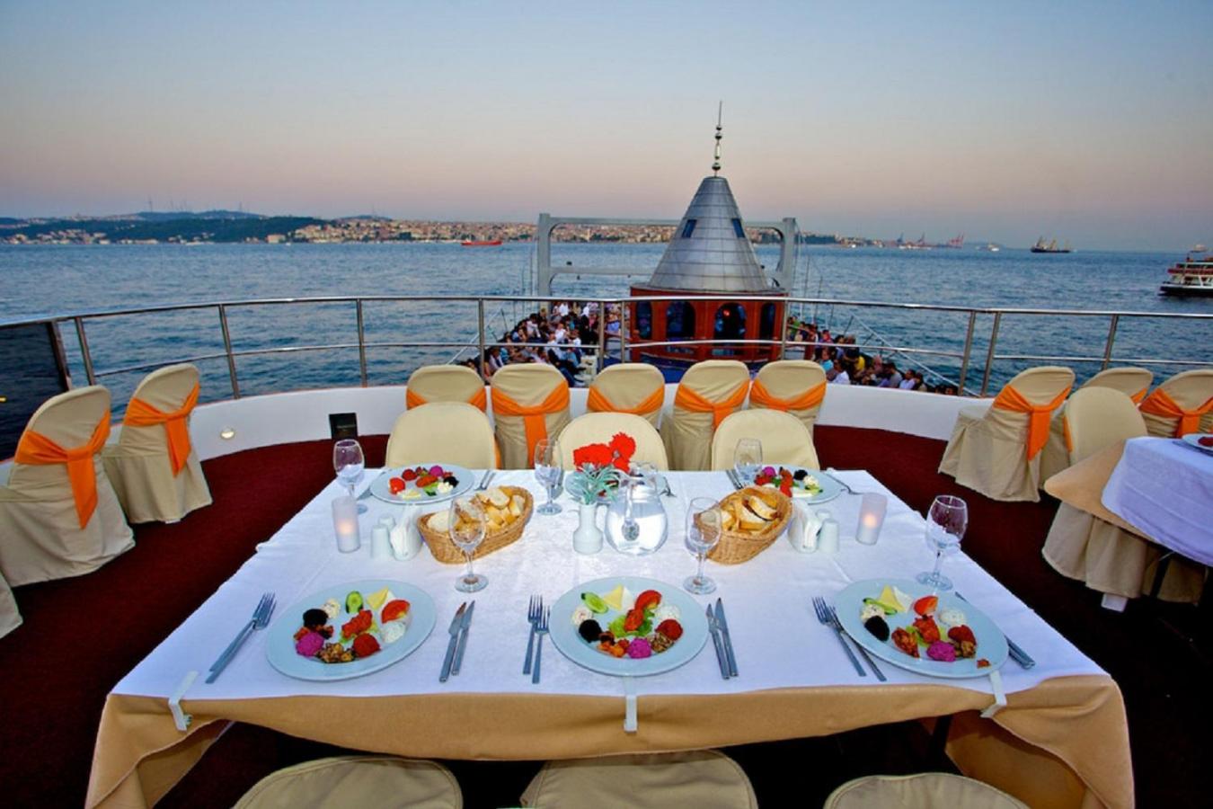 bosphorus dinner cruise and oriental show