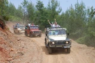 Ganztägige Jeep Safari auf dem Taurus-Gebirge ab Kemer